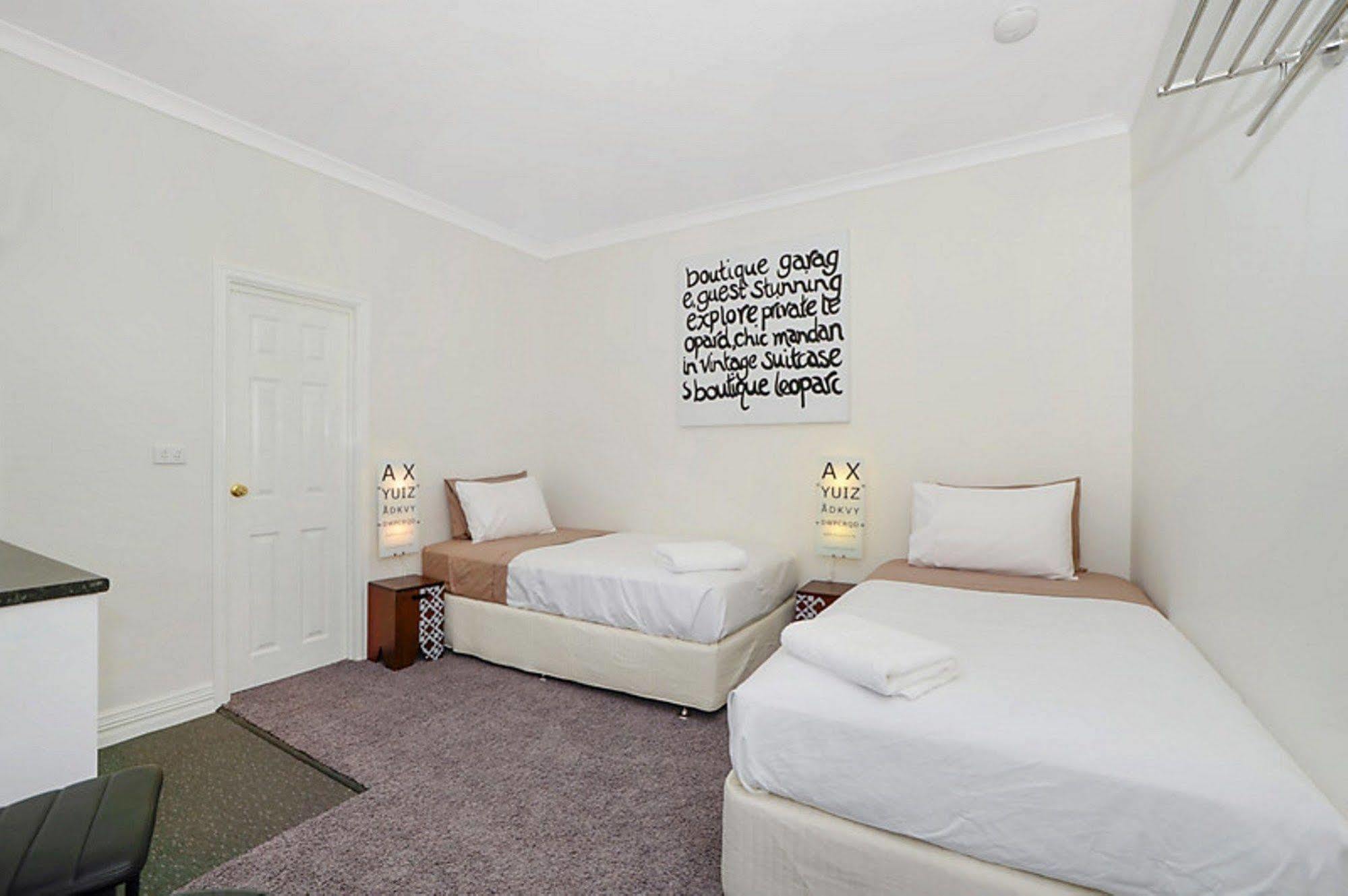 Suites On Avon York Eksteriør bilde